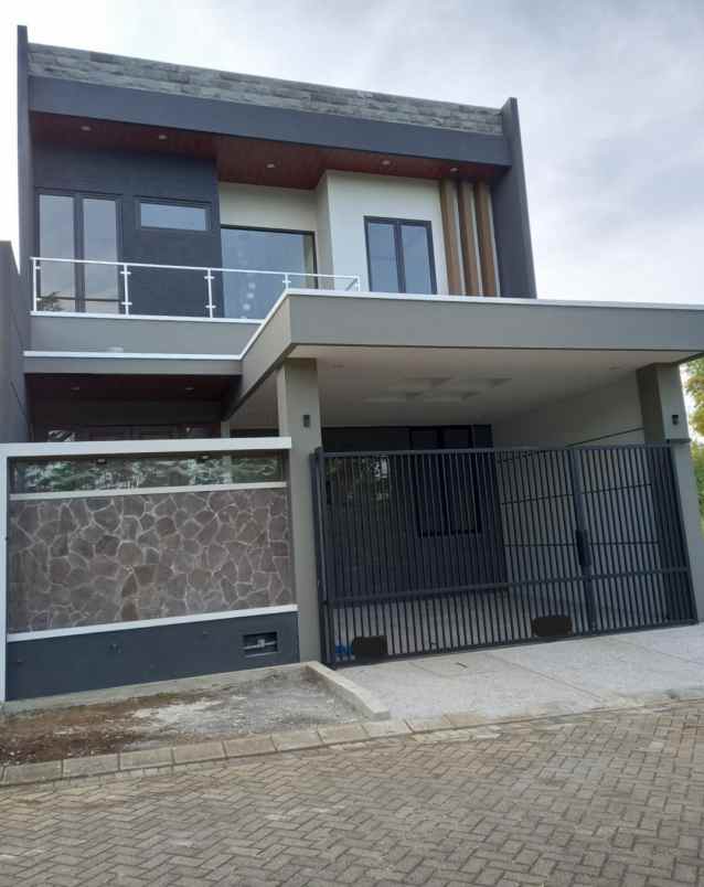 rumah baru 2 lantai strategis dekat kampus binus