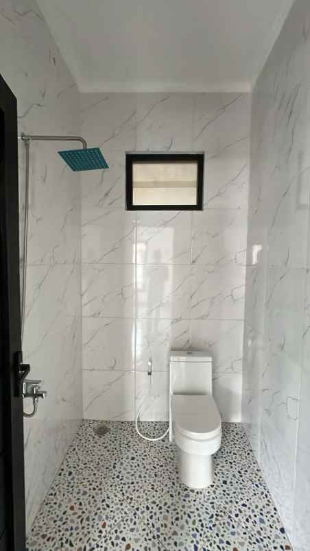 rumah baru 300m dr mal bintaro plaza dn stasiun kereta