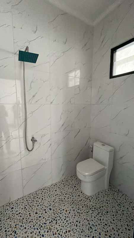 rumah baru 300m dr mal bintaro plaza dn stasiun kereta