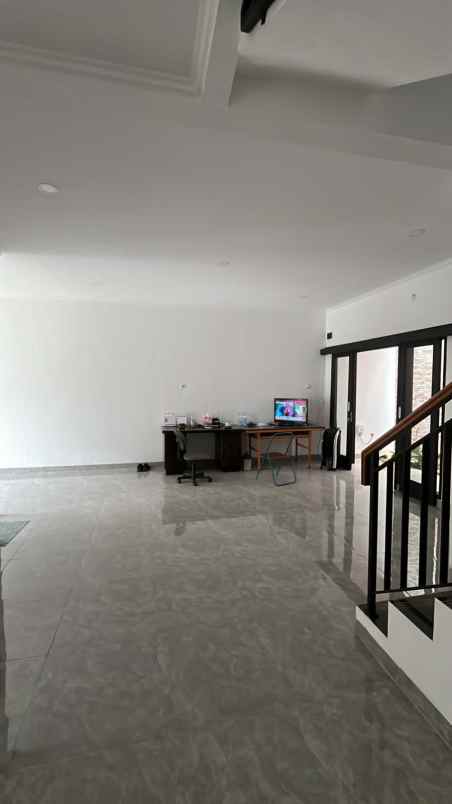 rumah baru 300m dr mal bintaro plaza dn stasiun kereta