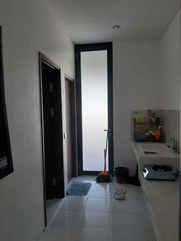 rumah baru modern minimalis di citraland surabaya