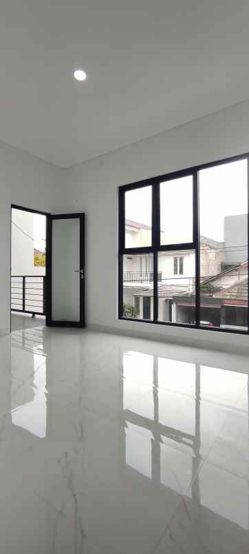 rumah baru selesai renovasi bintaro