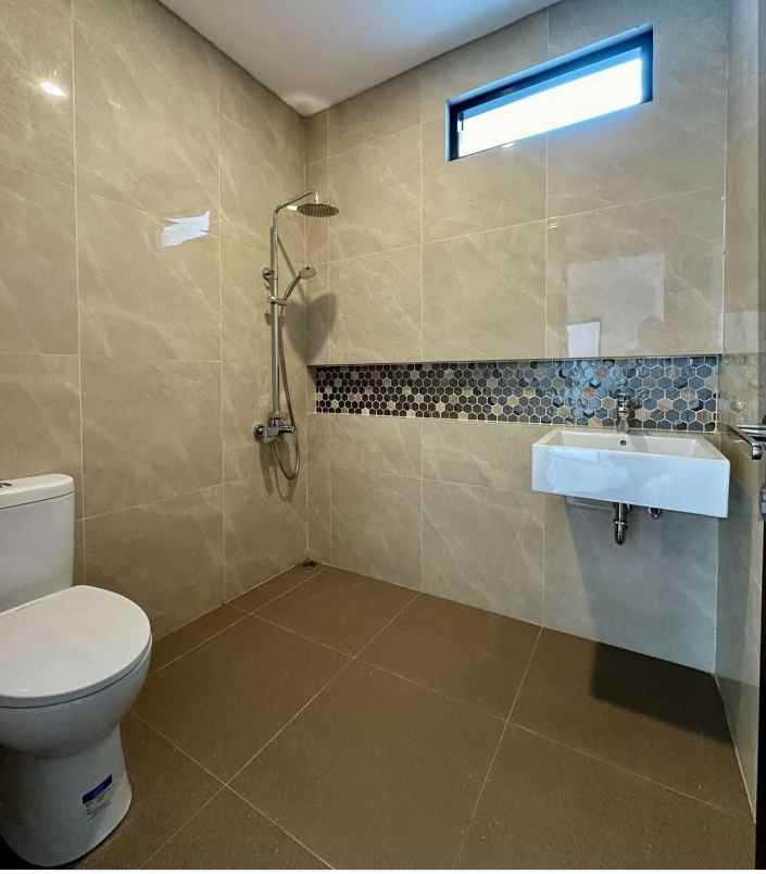 rumah baru selesai renovasi bintaro