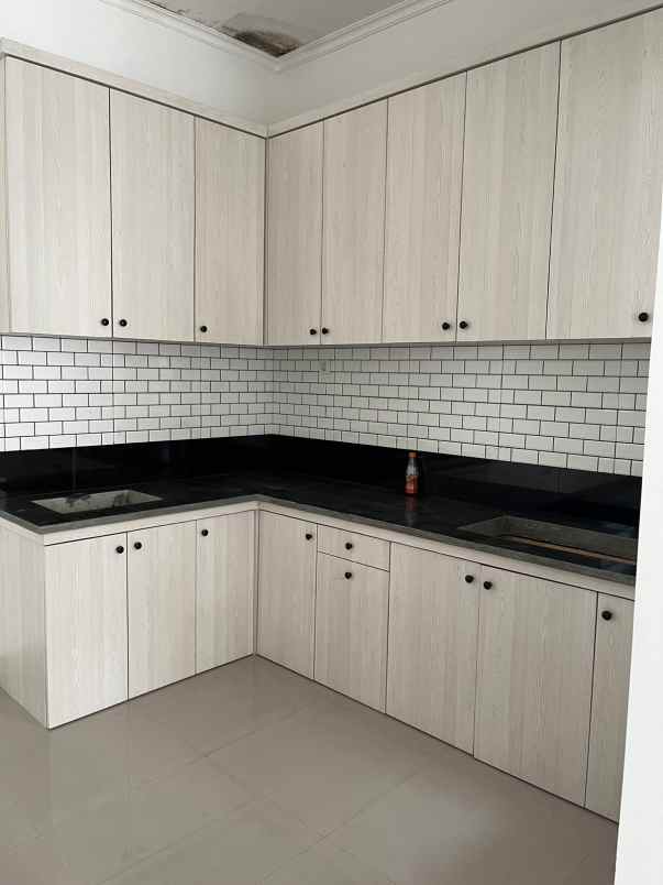 rumah baru siap huni dekat tol dan lrt jatiwaringin