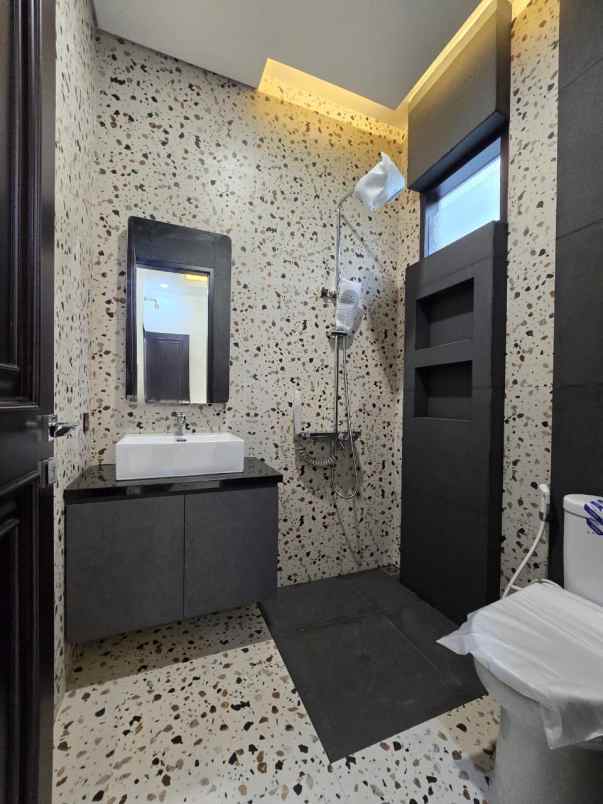 rumah baruj siap huni di duren sawit jakarta timur