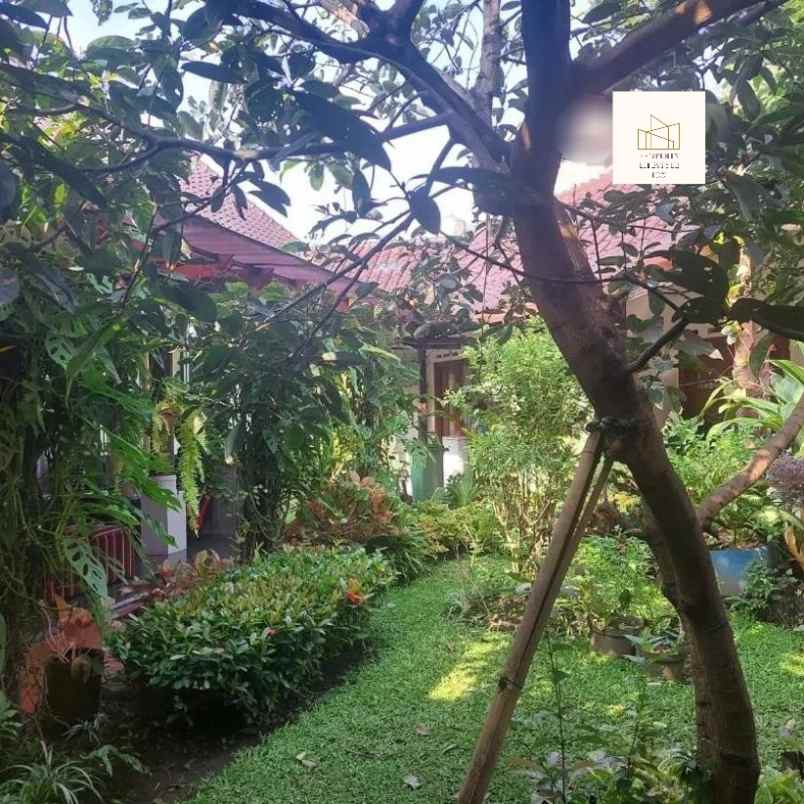 rumah belanda terawat di dago bandung kota