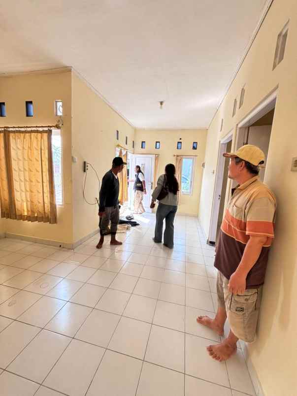 rumah berada di dalam perumahan di srambitan bantul
