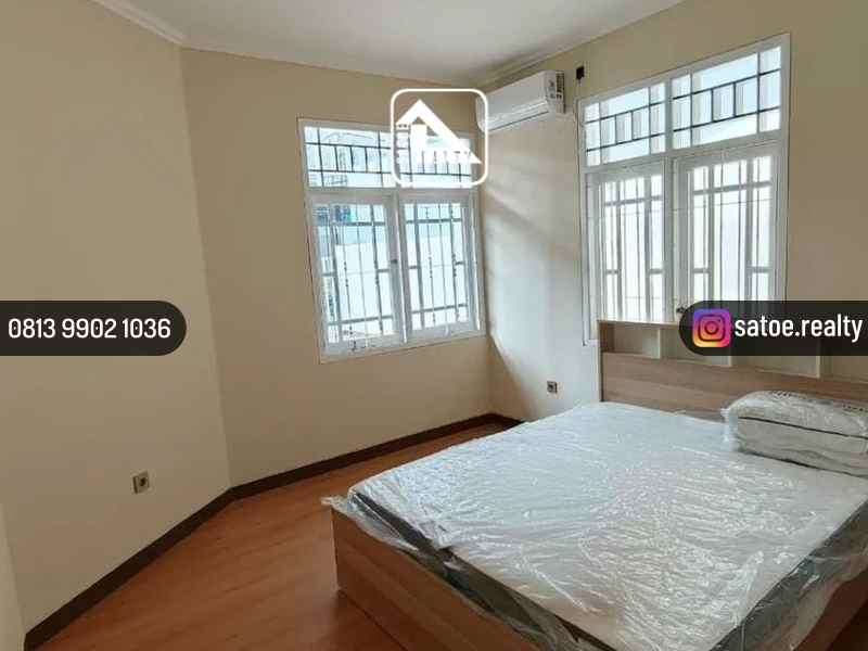rumah cantik 2 lantai dekat citos cilandak tengah