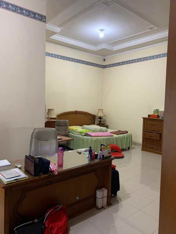 rumah classic pakuwon city villa royal surabaya