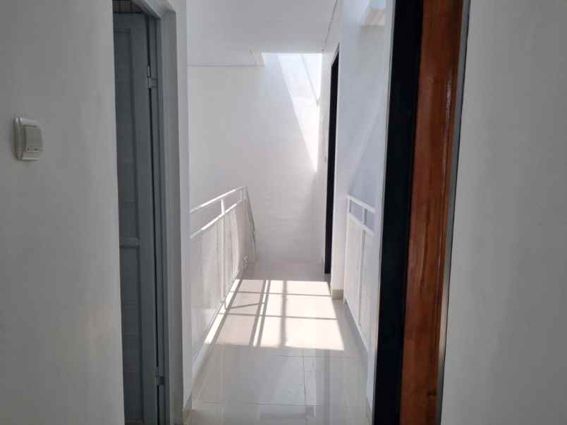 rumah cluster modern semi furnish sleman