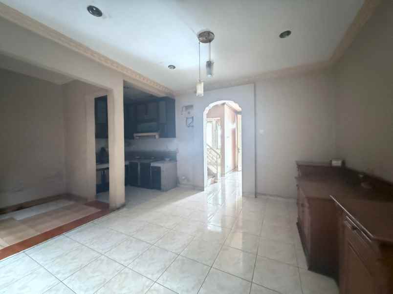 rumah cluster taman puspa kota harapan indah bekasi