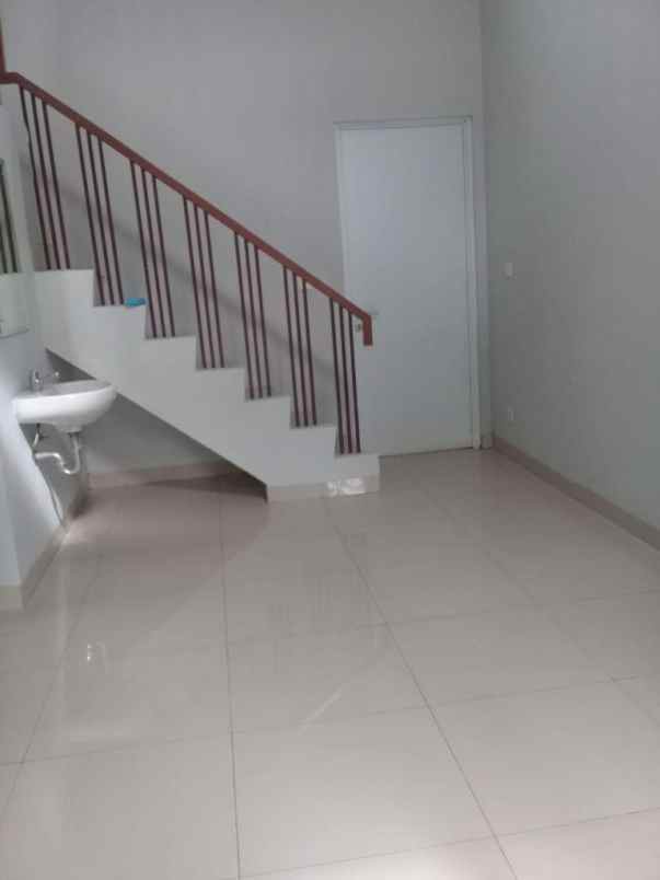 rumah cluster yarra jgc cakung