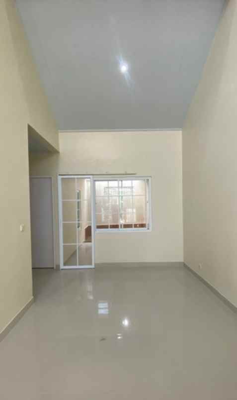 rumah dalam komplek taman permata bintaro sektor 9