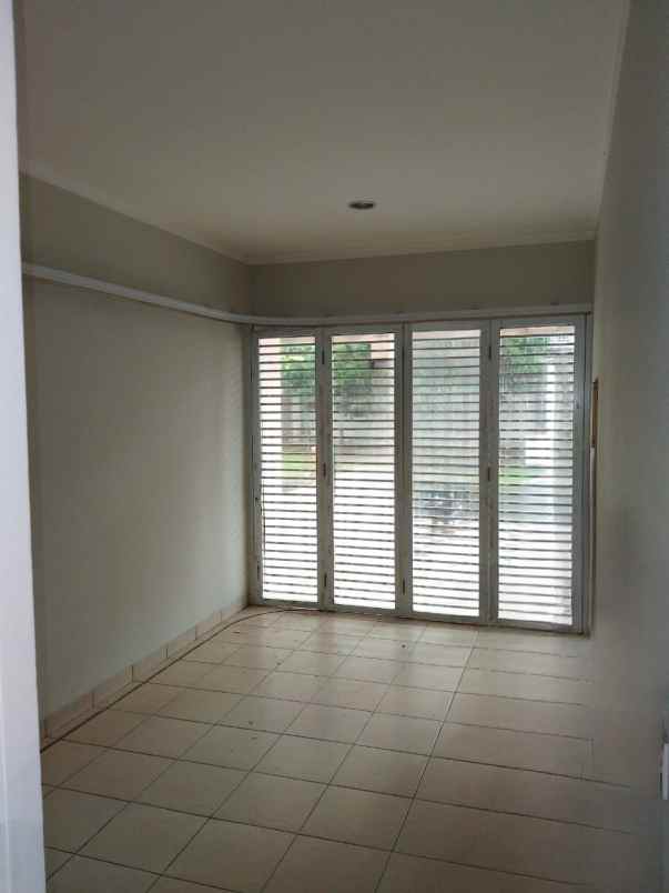 rumah dekat mall di cluster bluebell summarecon bekasi