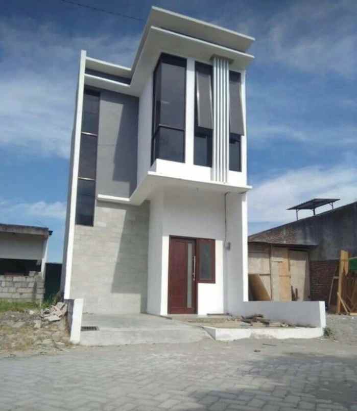 rumah dekat stasiun mojokerto di magersari mojokerto