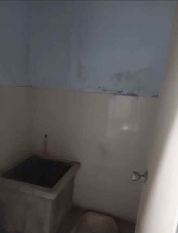 rumah di perumahan istana tegal besar jember