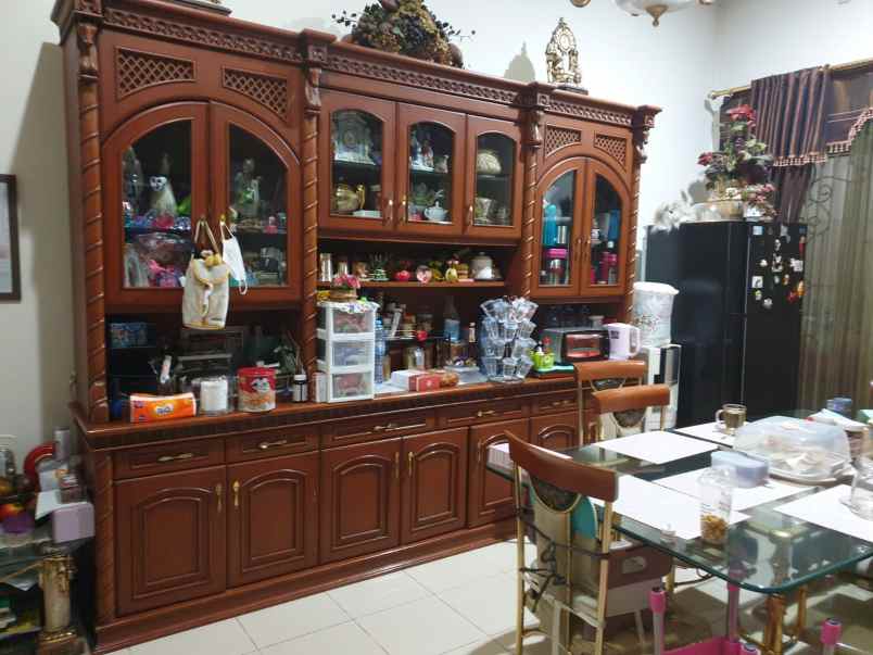 rumah di perumahan nyaman asri one gate di mulyosari