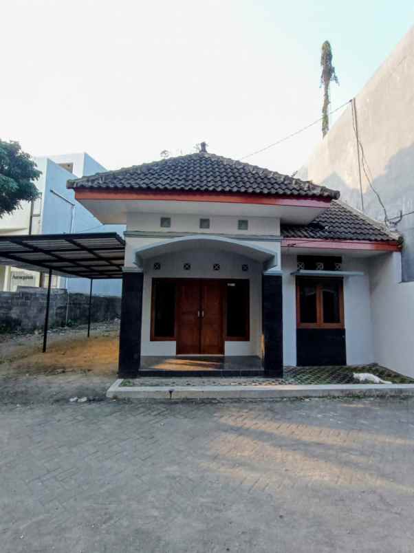 rumah diap huni dalam perumahan muslim di candi gebang