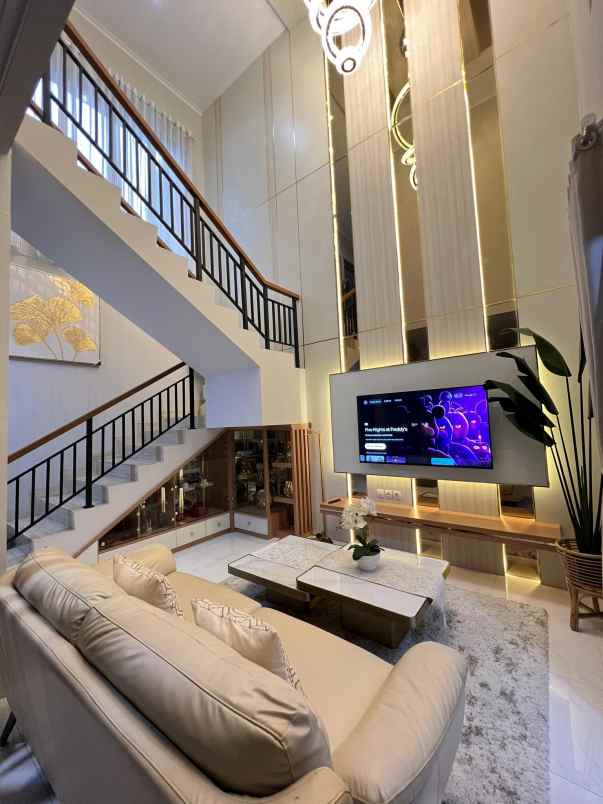 rumah full furnished di ciwaruga bandung