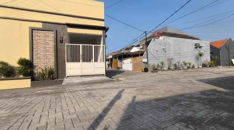 rumah gunung anyar 400 jt an jln 2 mobil