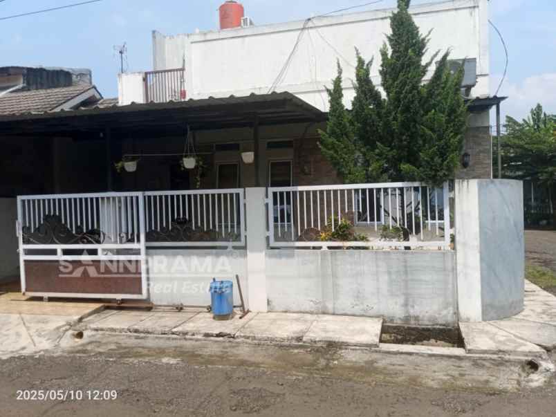 rumah hook 1 5 lantai di grand depok city