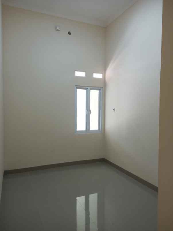 rumah hook harga murah di taman seroja bekasi