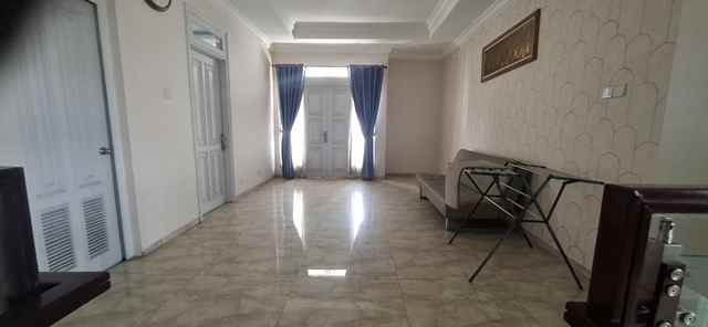 rumah hook lt marmer cozy raffles hills cibubur