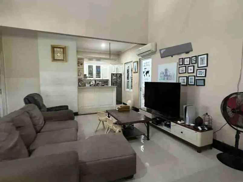 rumah hook mewah dalam cluster billymoon pondok kelapa