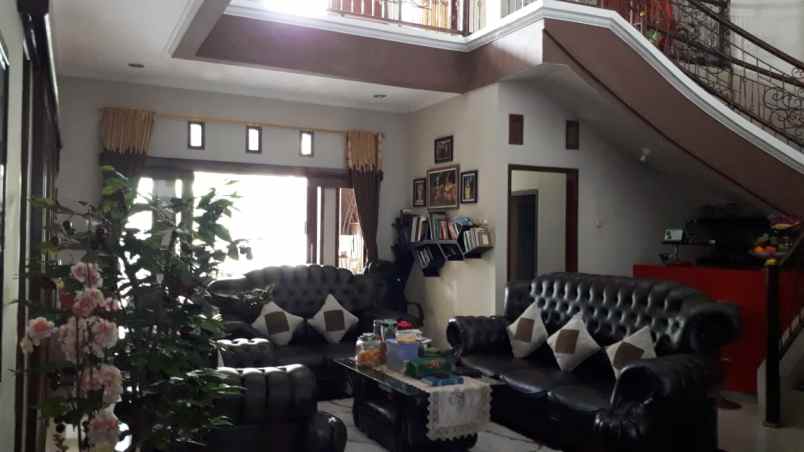 rumah komplek ciawitali 3 menit alun alun cimahi