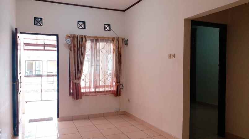 rumah komplek sariwangi 10 menit polban siap huni