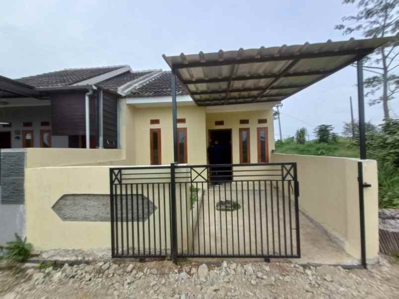 rumah kompleks kavling lembah
