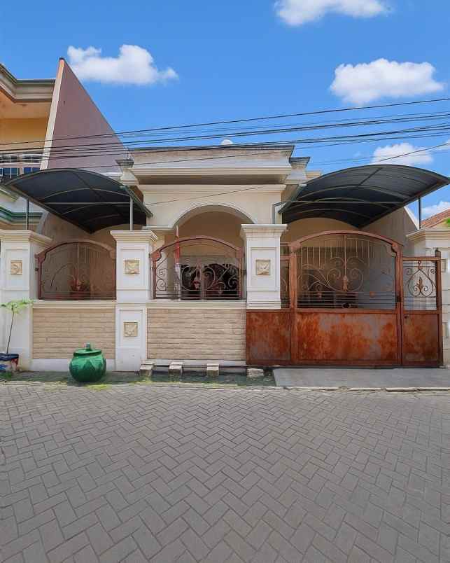 rumah lebak indah jaya strategis row jalan 2 mobil