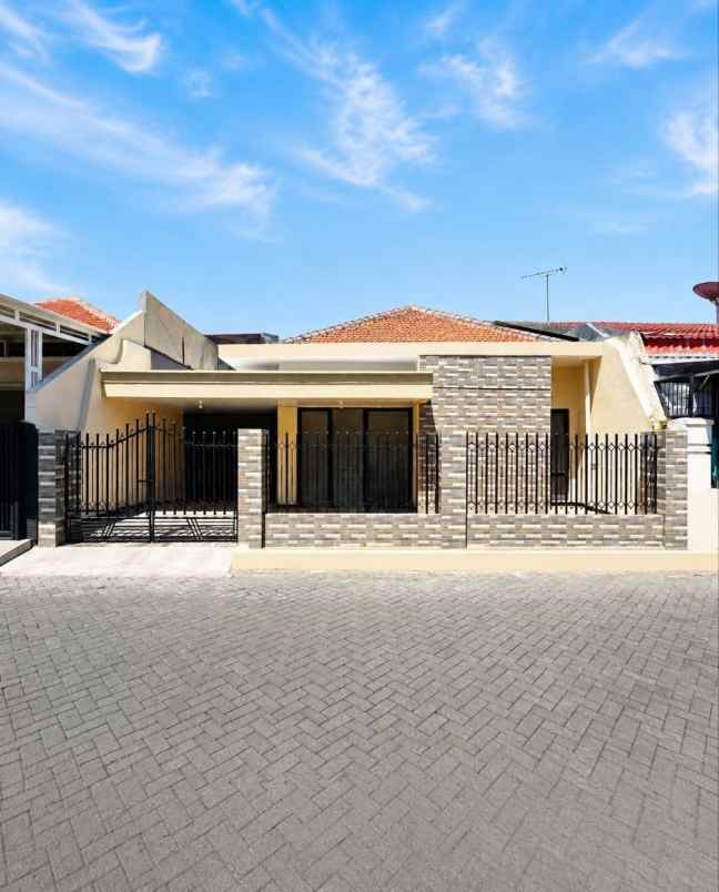 rumah lebak indah strategis