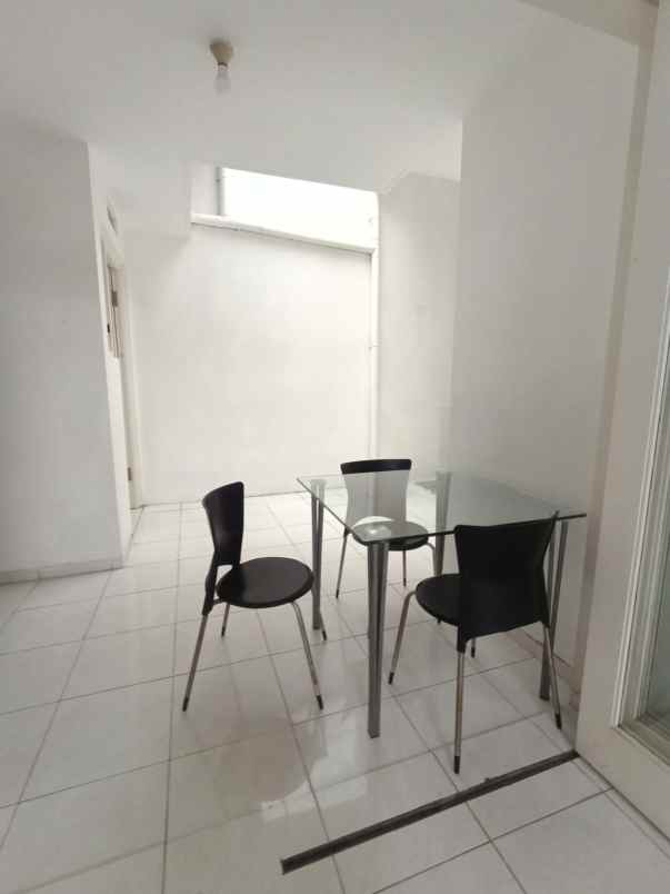 rumah lokasi strategis di permata jingga suhat