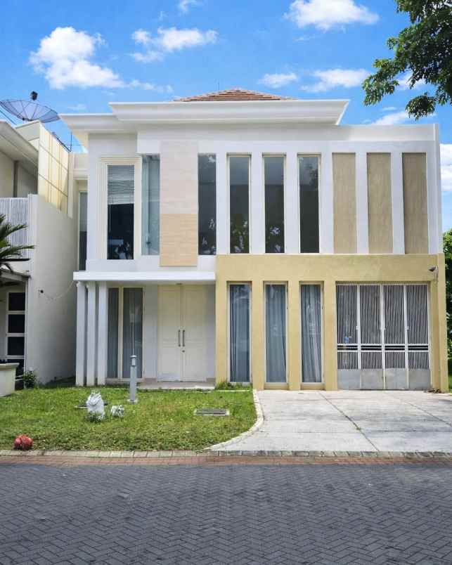 rumah long beach pakuwon city minimalis siap huni