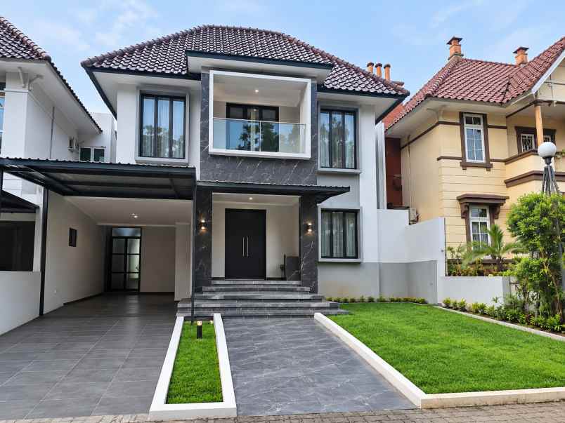 rumah luas lokasi strategis baru renovasi bsd punya