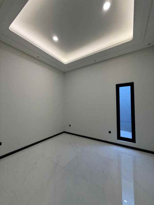 rumah manyar kertoadi new gress minimalis strategis