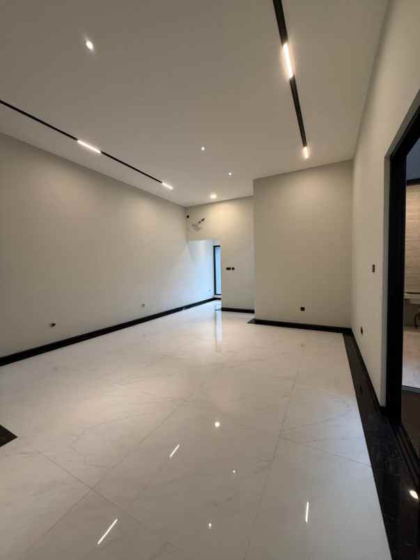 rumah manyar kertoadi new gress minimalis strategis