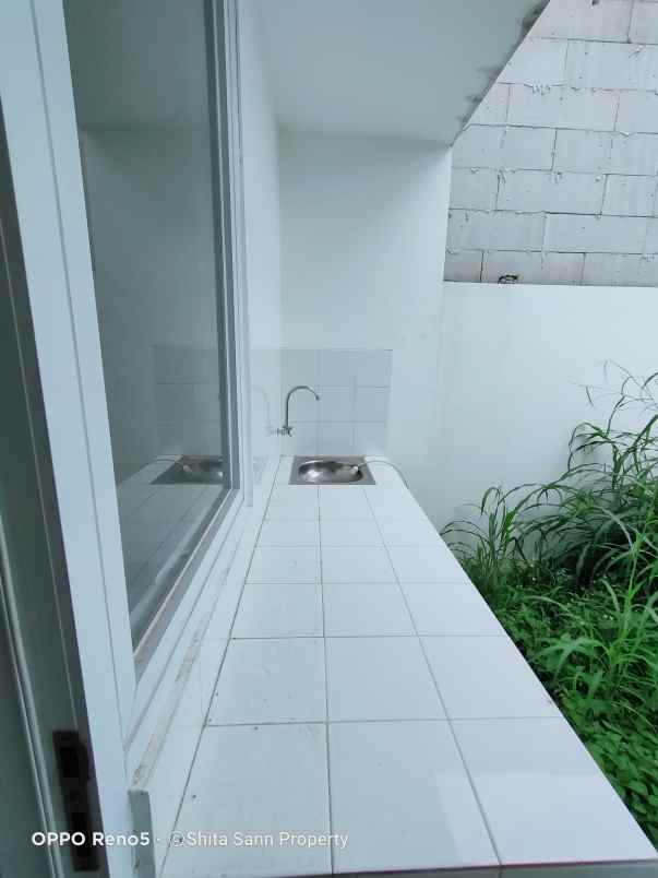 rumah meruyung limo depok