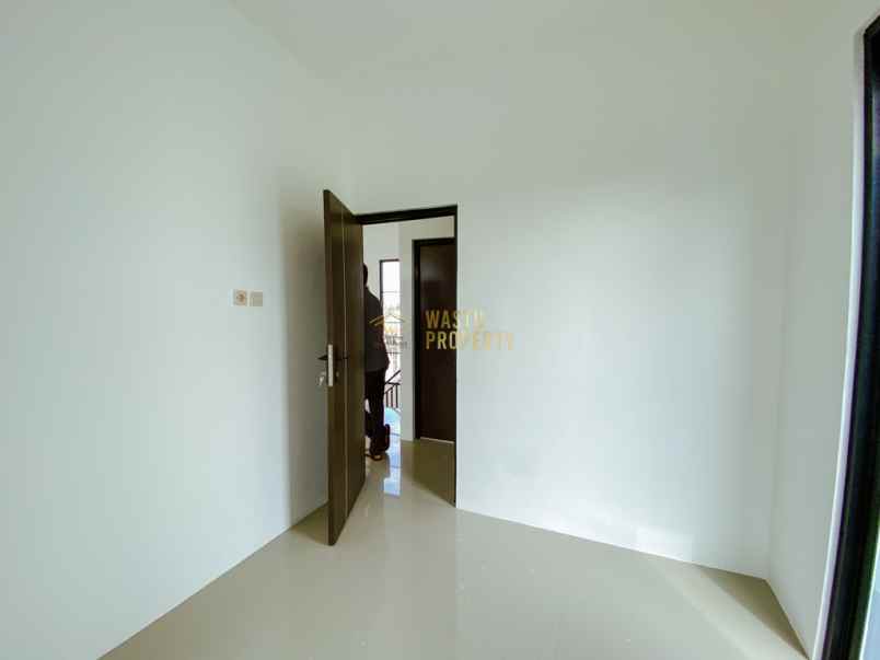 rumah mewah 2 lantai di ngaglik dekat kampus uii jakal