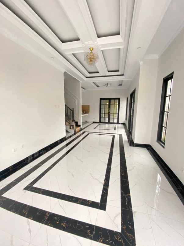rumah mewah 2 lantai hook di tanah baru