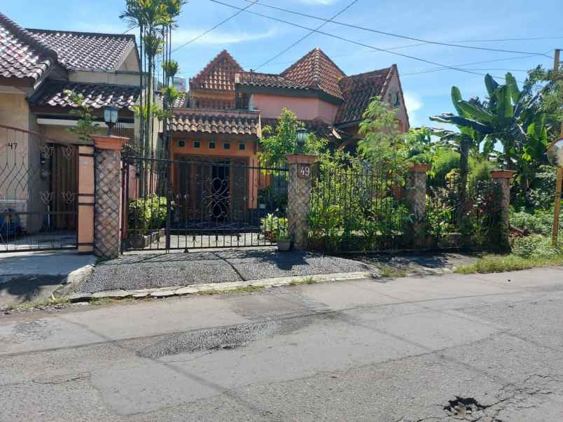 rumah mewah dekat kampus ugm