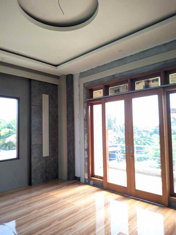 rumah mewah di nangsri kebakramat karanganyar