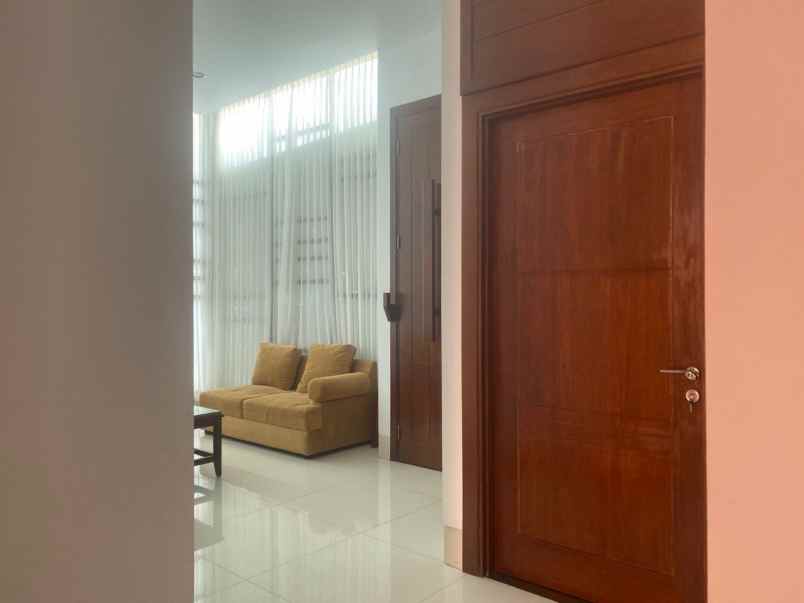 rumah mewah di tengah kota bogor