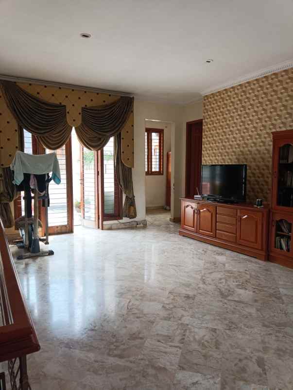 rumah mewah full marmer di pondok kelapa jaktim
