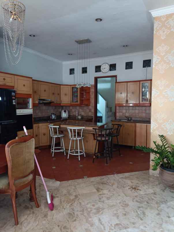 rumah mewah full marmer di pondok kelapa jaktim