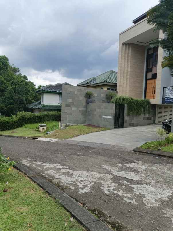 rumah mewah rapih fasilitas umum lengkap