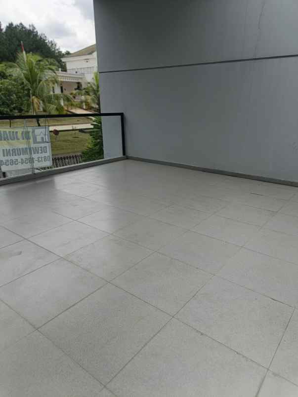 rumah mewah rapih fasilitas umum lengkap