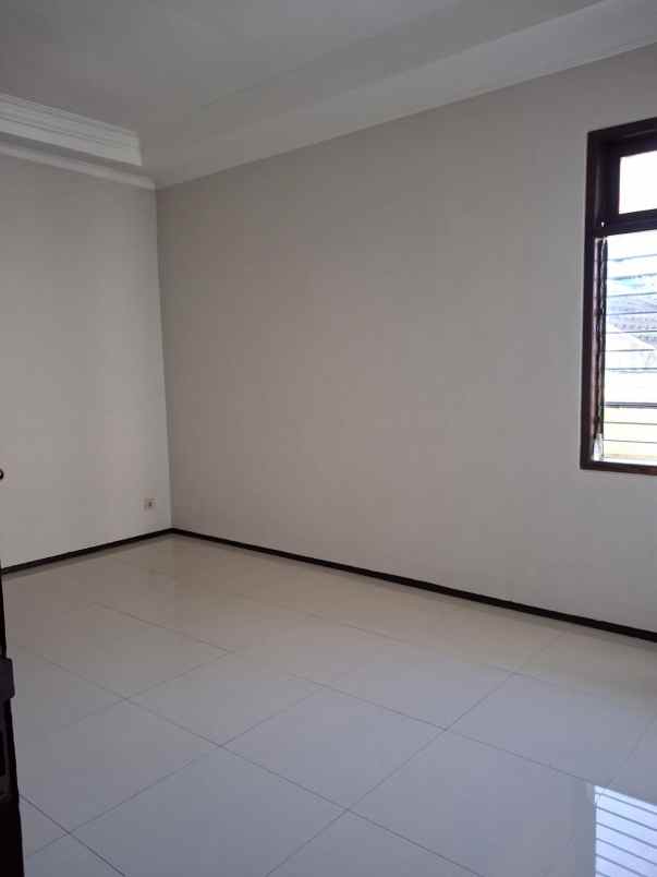 rumah mewah siap huni lokasi bukit dieng malang