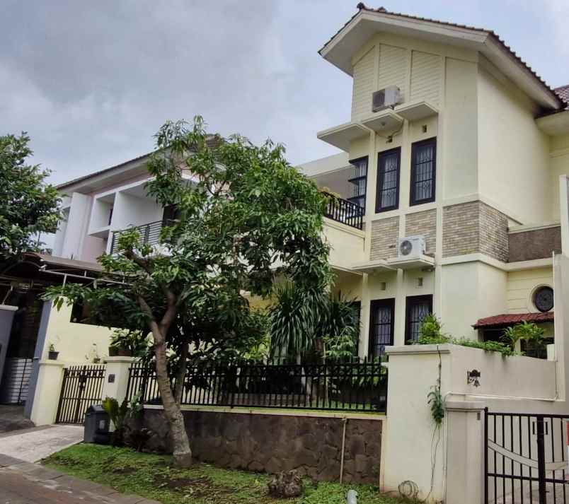 rumah mewah siap huni lokasi tidar malang